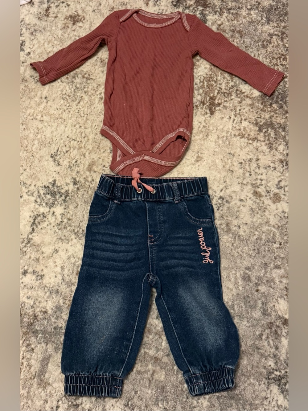 Small bundle baby girl outfits - Picture 4 of 9